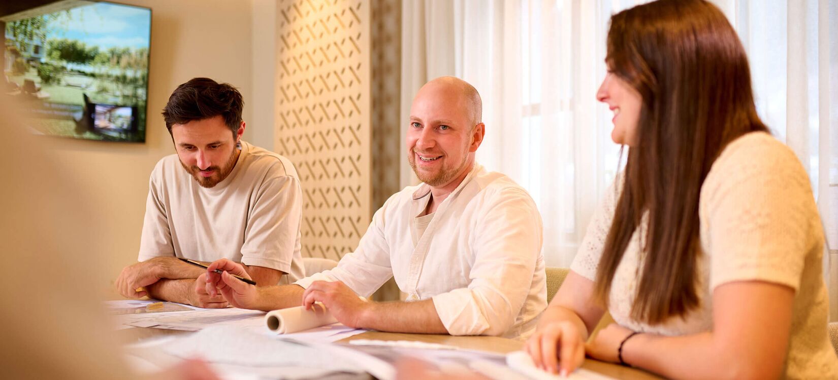 Das ecoTECTURA-Team im Gespräch über ein neues Hotelprojekt